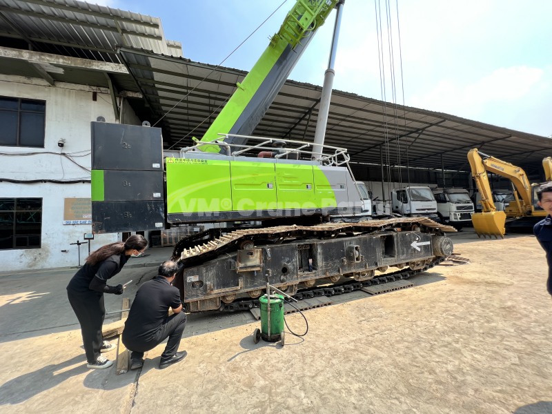 Inspection of crane roller