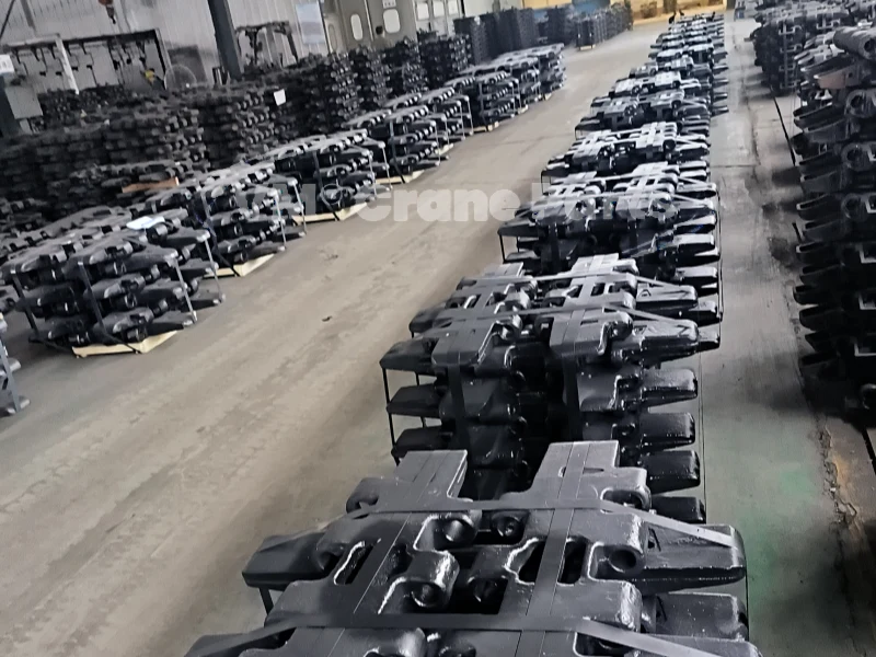 Hitachi track shoe for crawler crane