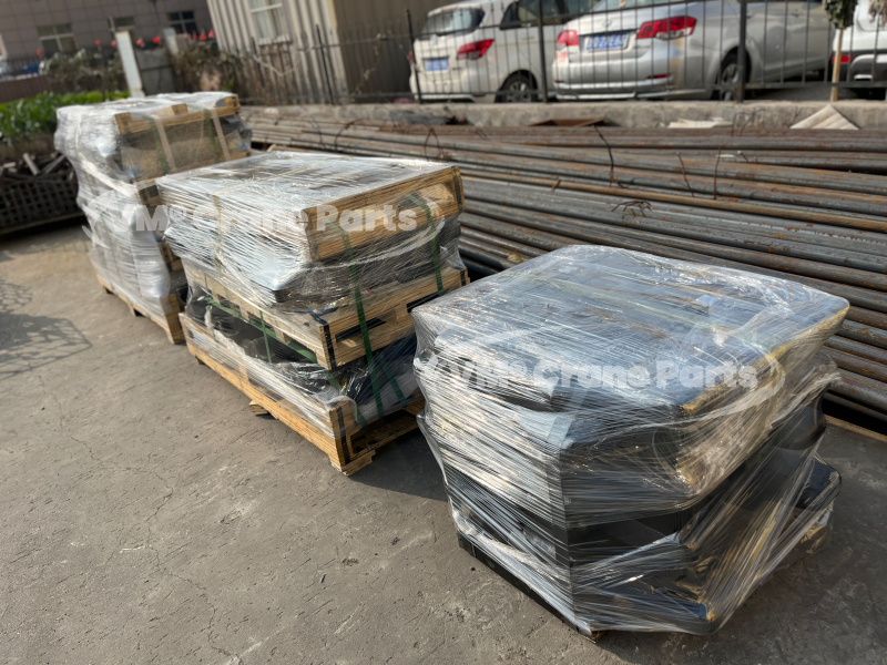 delivery of crawler crane parts