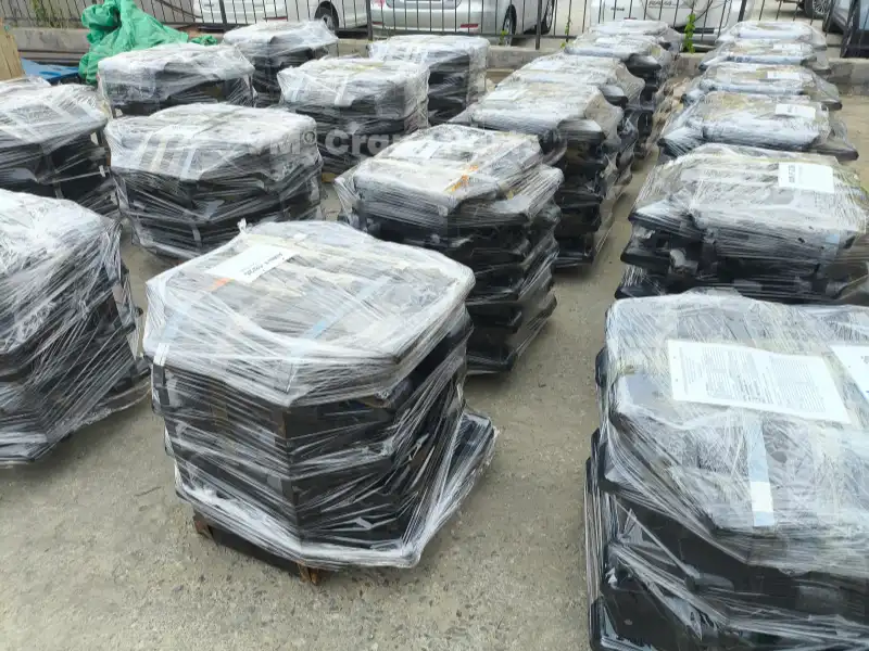 Zoomlion QUY600 Crawler Crane Track Shoes, 40pcs, to Inida.